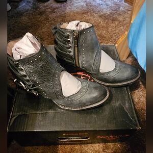 Desert freebirds (black)